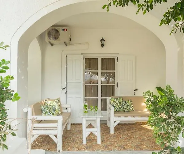 Loukas & Emma Eco * 佩里萨