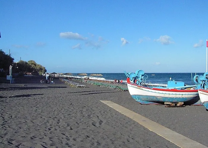 Loukas & Emma Eco * 佩里萨