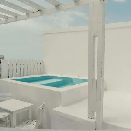 Loukas & Emma Eco Apartment Perissa (Santorini)