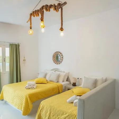 Loukas & Emma Eco Perissa (Santorini)