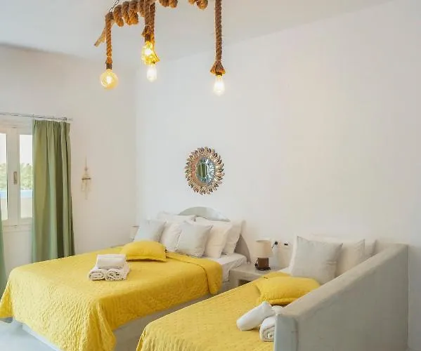 Loukas & Emma Eco Perissa (Santorini)