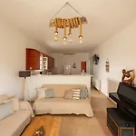Loukas & Emma Eco