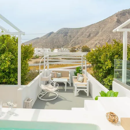 Loukas & Emma Eco Perissa (Santorini)