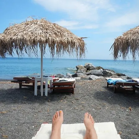 Loukas & Emma Eco Perissa (Santorini)