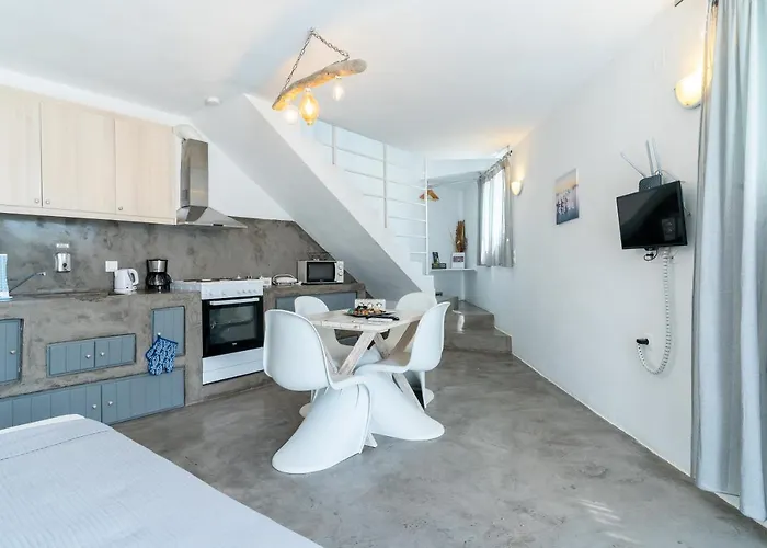 Loukas & Emma Eco Apartment Perissa (Santorini)