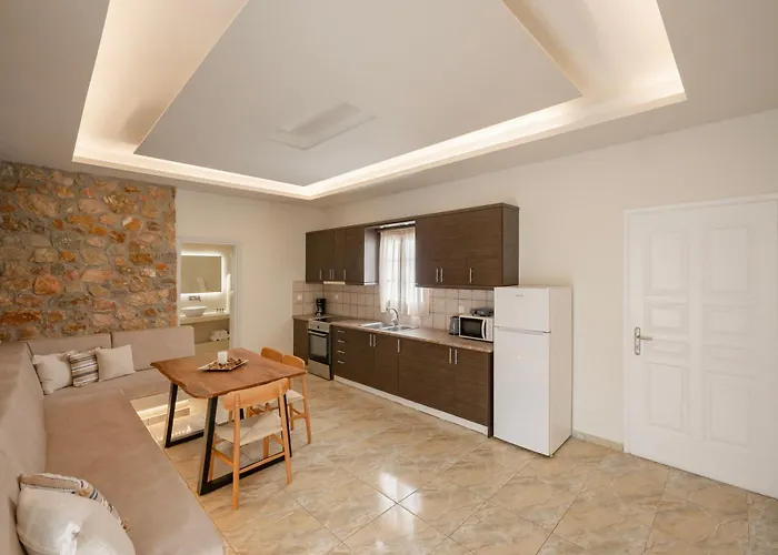 Loukas & Emma Eco * Perissa (Santorini)